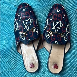 Gucci Women's Blue and Red Loafers size 40.5